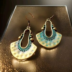 NWT Bohemian Artisan Patina Hammered Gold Drop Earrings